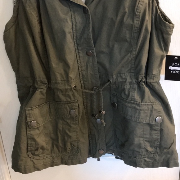 NWT - NOK NOK Army Green Hooded Faux Fur Lined Military Utility Vest โ size XL - Picture 3 of 10